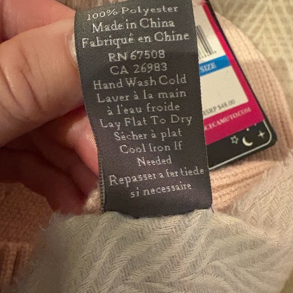 Vince Camuto Blush Beanie and Scarf Set - Picture 5 of 6